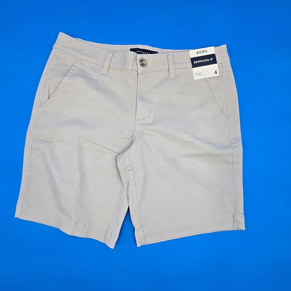 Aeropostale Womens Bermuda Shorts 4 NWT Khaki Tan Mid Rise 9" Inseam‎ Chino